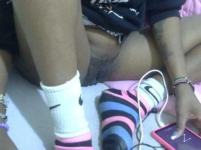 Offline Cuteavril on BongaCams