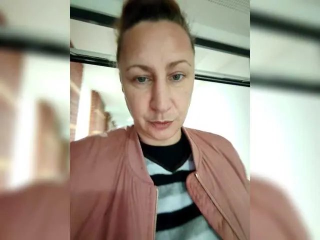 Offline Cyrtlysue666666 on BongaCams