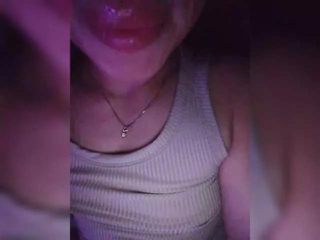 Freechat DiVona on BongaCams