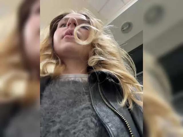 Offline elegantbabe on BongaCams