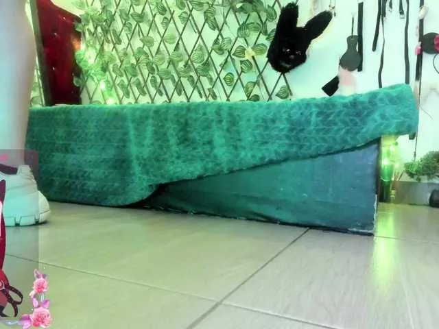 Offline elektra-32 on BongaCams