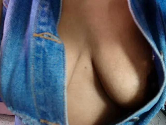 Offline Ellie-Alves on BongaCams