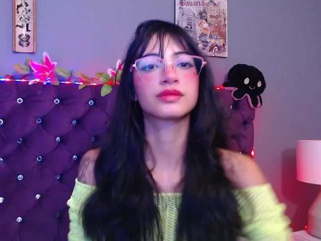 Offline EllieStewart on BongaCams