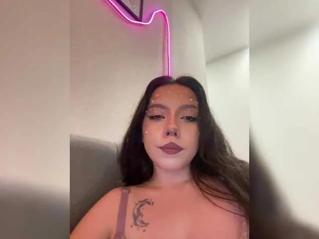 BongaCams ElliLin is Freechat ElliLin — Interested in my satisfaction, vibrations and playing with me