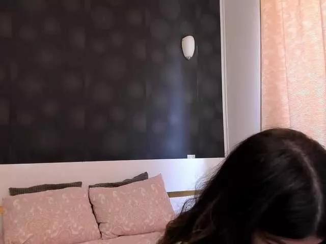 Offline ELLY2 on BongaCams