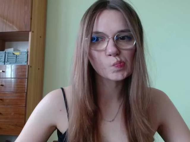 Offline Ellyxcute on BongaCams