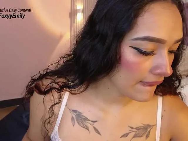 Offline Emily-Foxyy on BongaCams