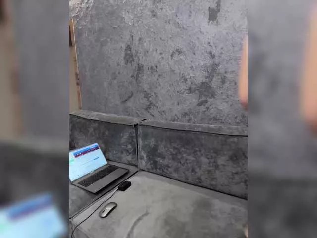 Offline Emmagoodgirl on BongaCams