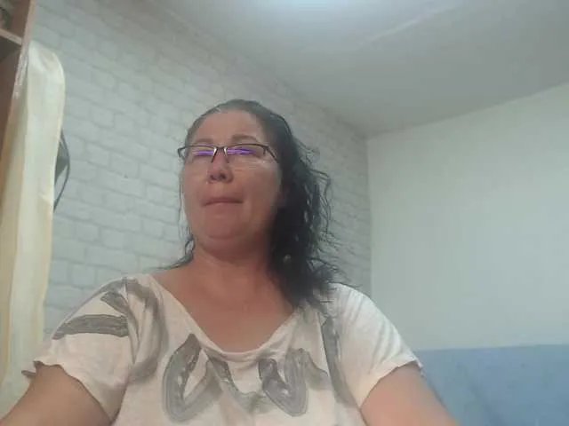 emmasquirt69 on BongaCams 