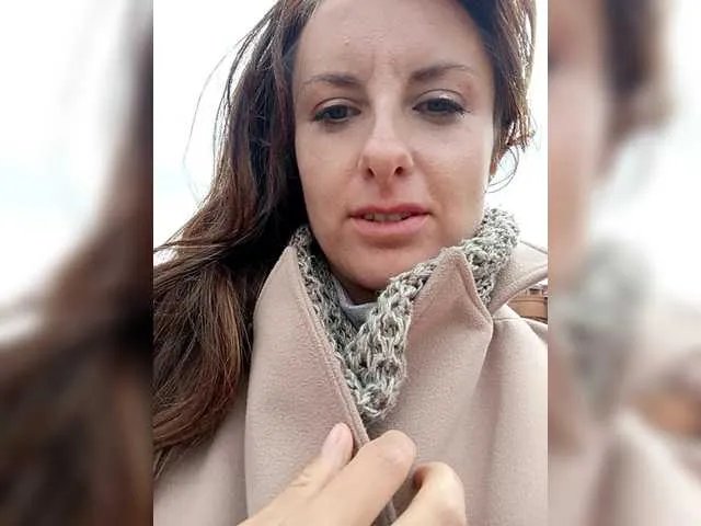 Freechat Erine9900 on BongaCams