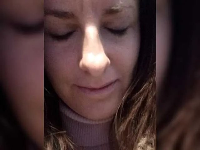 Freechat Erine9900 on BongaCams