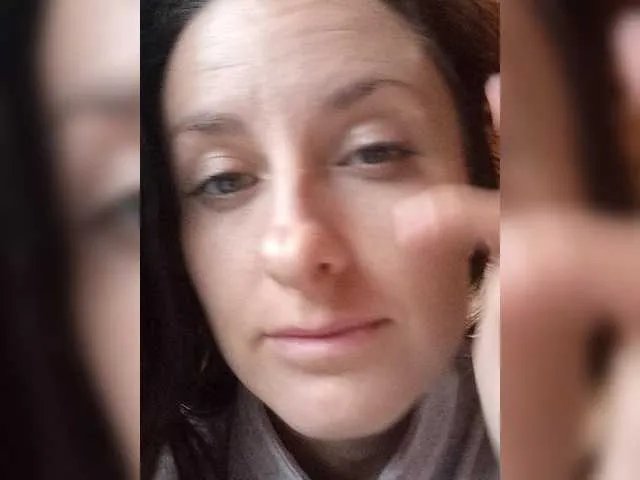 Freechat Erine9900 on BongaCams