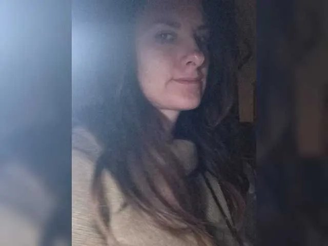 Freechat Erine9900 on BongaCams