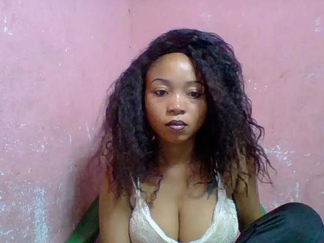 Offline Estelahh on BongaCams