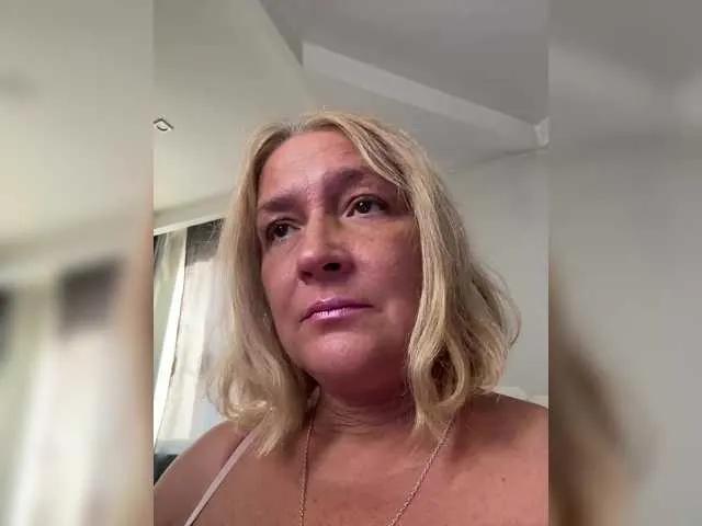 Offline Eva-Bella on BongaCams