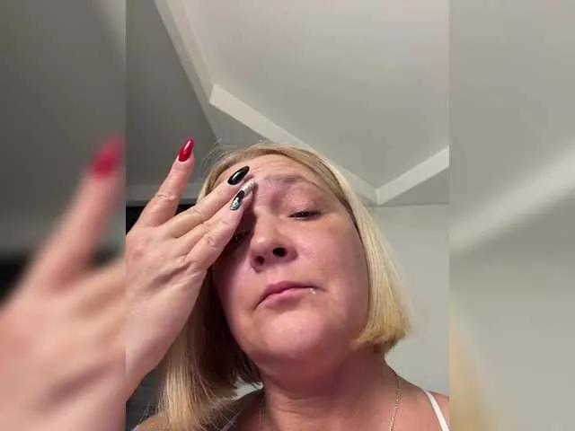 Offline Eva-Bella on BongaCams