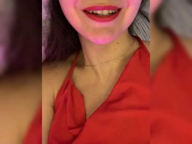 Offline FeeBee on BongaCams