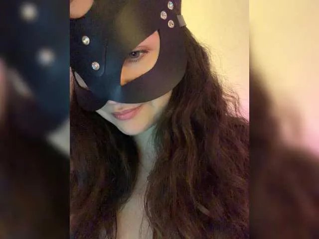 Offline FeeBee on BongaCams