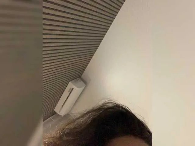 Offline FeeBee on BongaCams