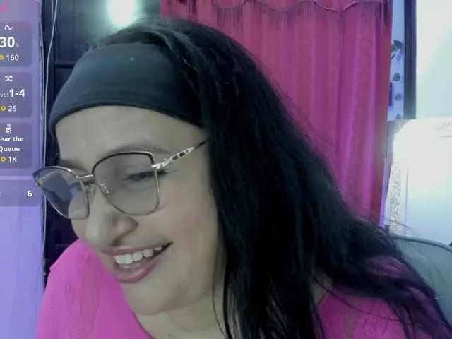 Offline Gianahomi on BongaCams