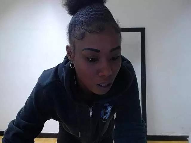 goldenn-ass on BongaCams