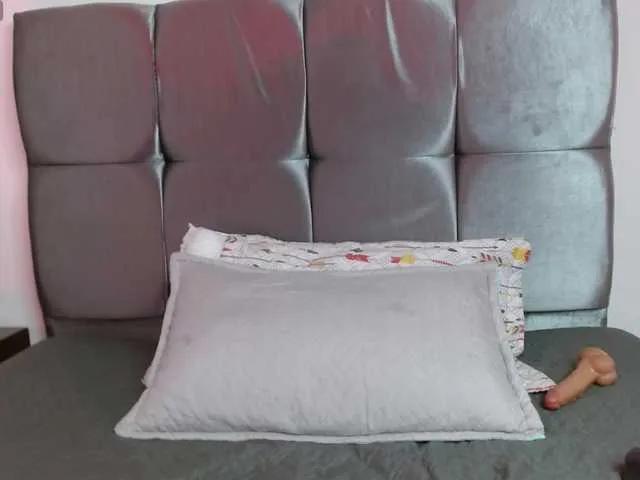 Offline Hanna-wish on BongaCams