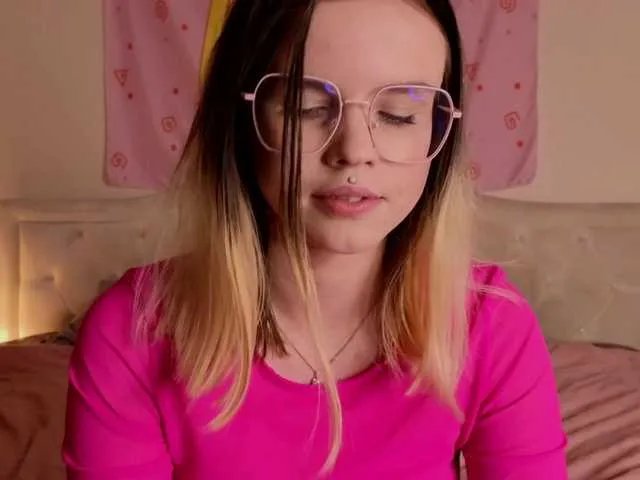 Offline HannaCristal on BongaCams