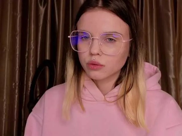 Offline HannaCristal on BongaCams