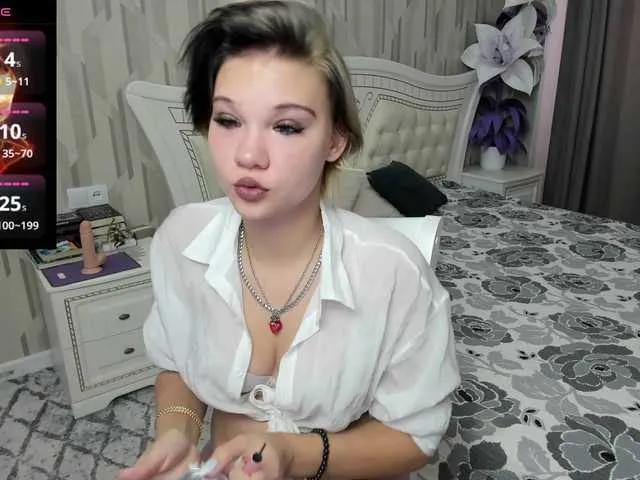 Offline HarperMarryson on BongaCams