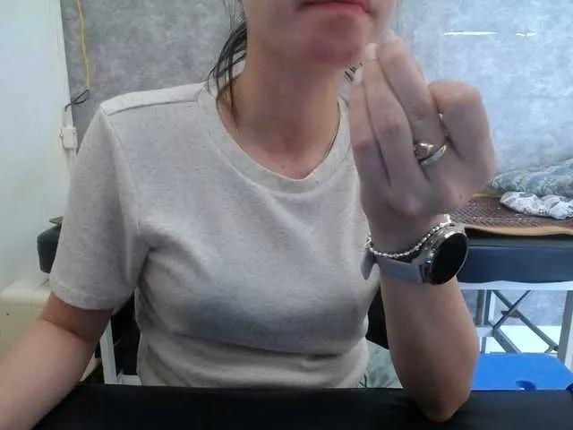 Offline HotQueen93 on BongaCams