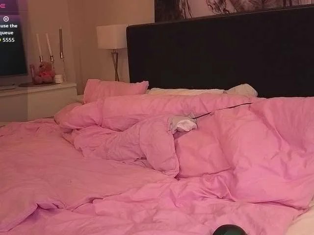 Offline hotsexygilf82 on BongaCams