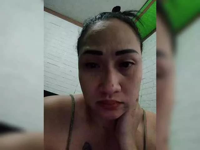 Offline Jeansy23 on BongaCams