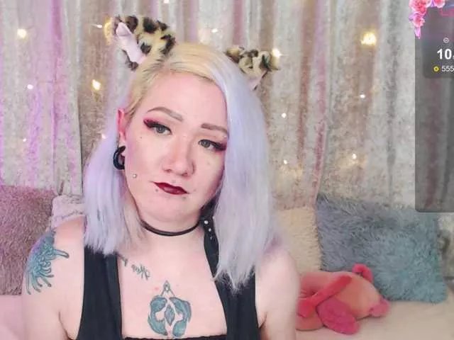 Offline JennyMirai on BongaCams