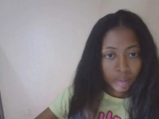 Offline Jolie10 on BongaCams