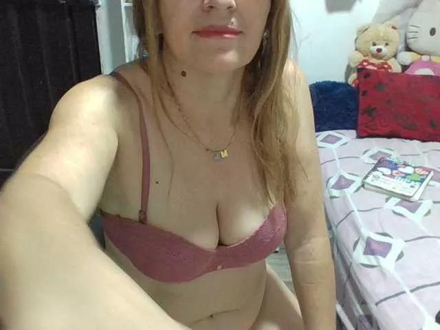 Offline JuanitaWouti on BongaCams