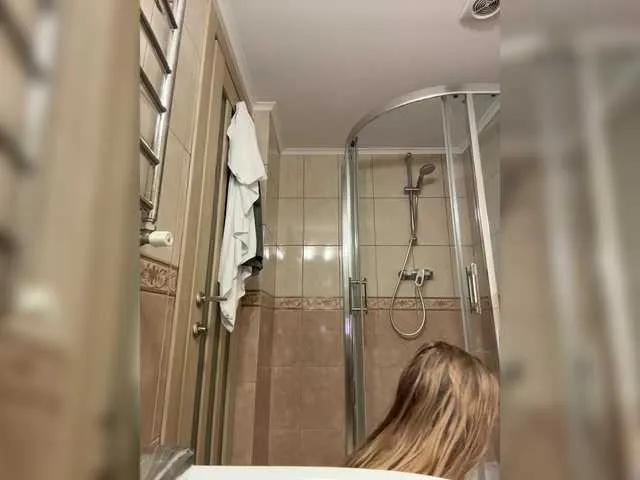 Offline jucieLussie on BongaCams