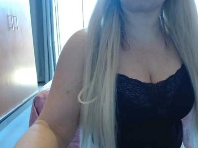 Jussara-Milf on BongaCams 