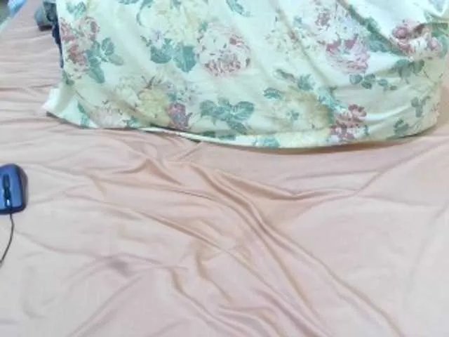 Offline just-lela on BongaCams