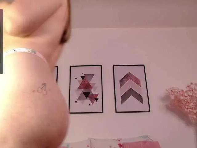 Offline karlacortes1 on BongaCams