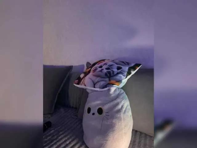 Offline KateDanverr on BongaCams