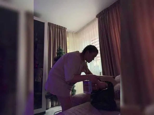 Offline KateMid on BongaCams