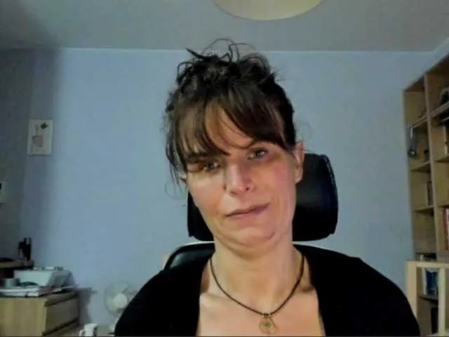 Offline KathyLove1 on BongaCams