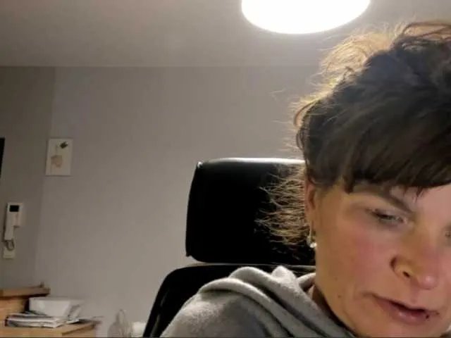 Offline KathyLove1 on BongaCams