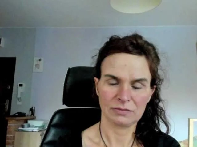 Offline KathyLove1 on BongaCams