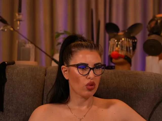 Offline KellyKent on BongaCams