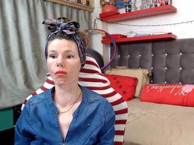 BongaCams kellysurfing is Freechat kellysurfing — being naked outdoors