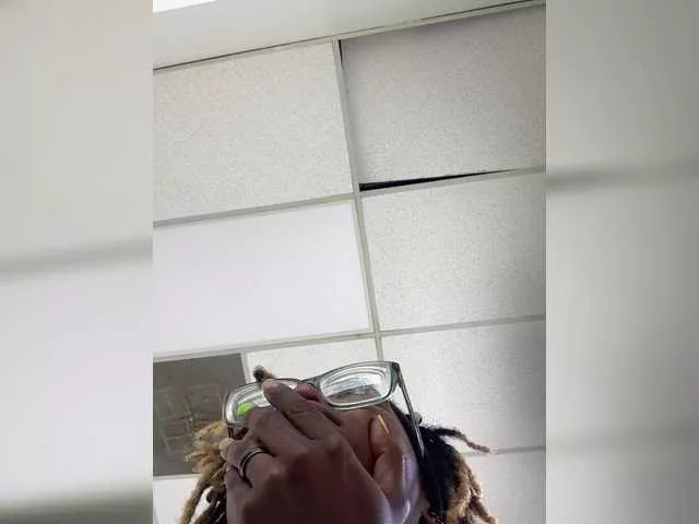 Offline Kiarichikito1 on BongaCams