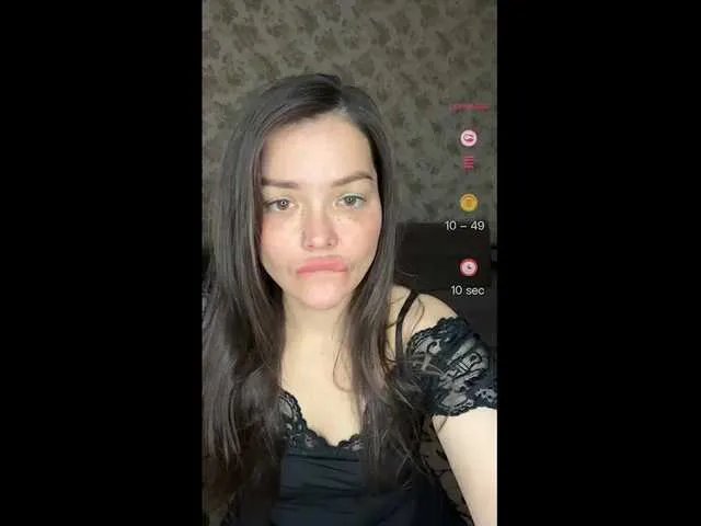 Offline KikiMilf84 on BongaCams