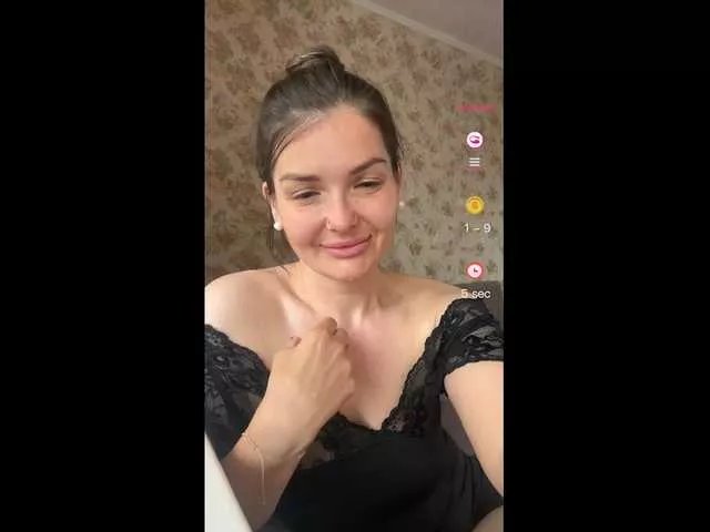 Offline KikiMilf84 on BongaCams