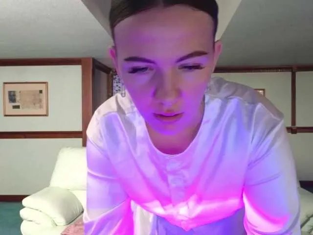 Offline KiraRustle on BongaCams